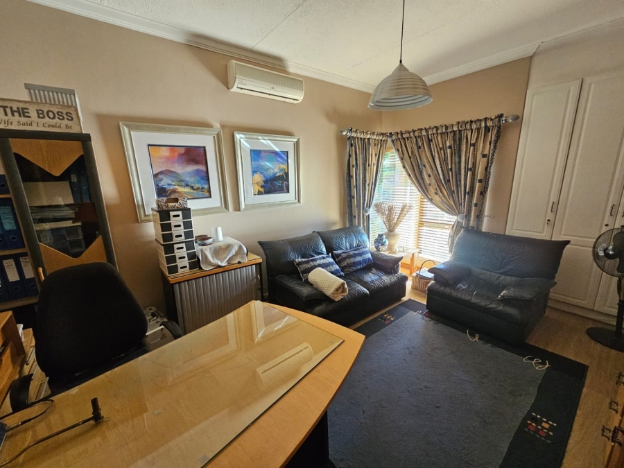 5 Bedroom Property for Sale in Vaalpark Free State